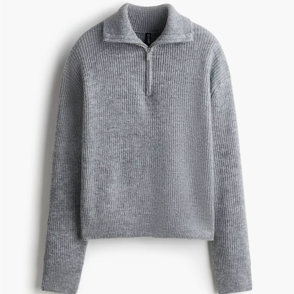 Cozy Gray Ribbed Pullover